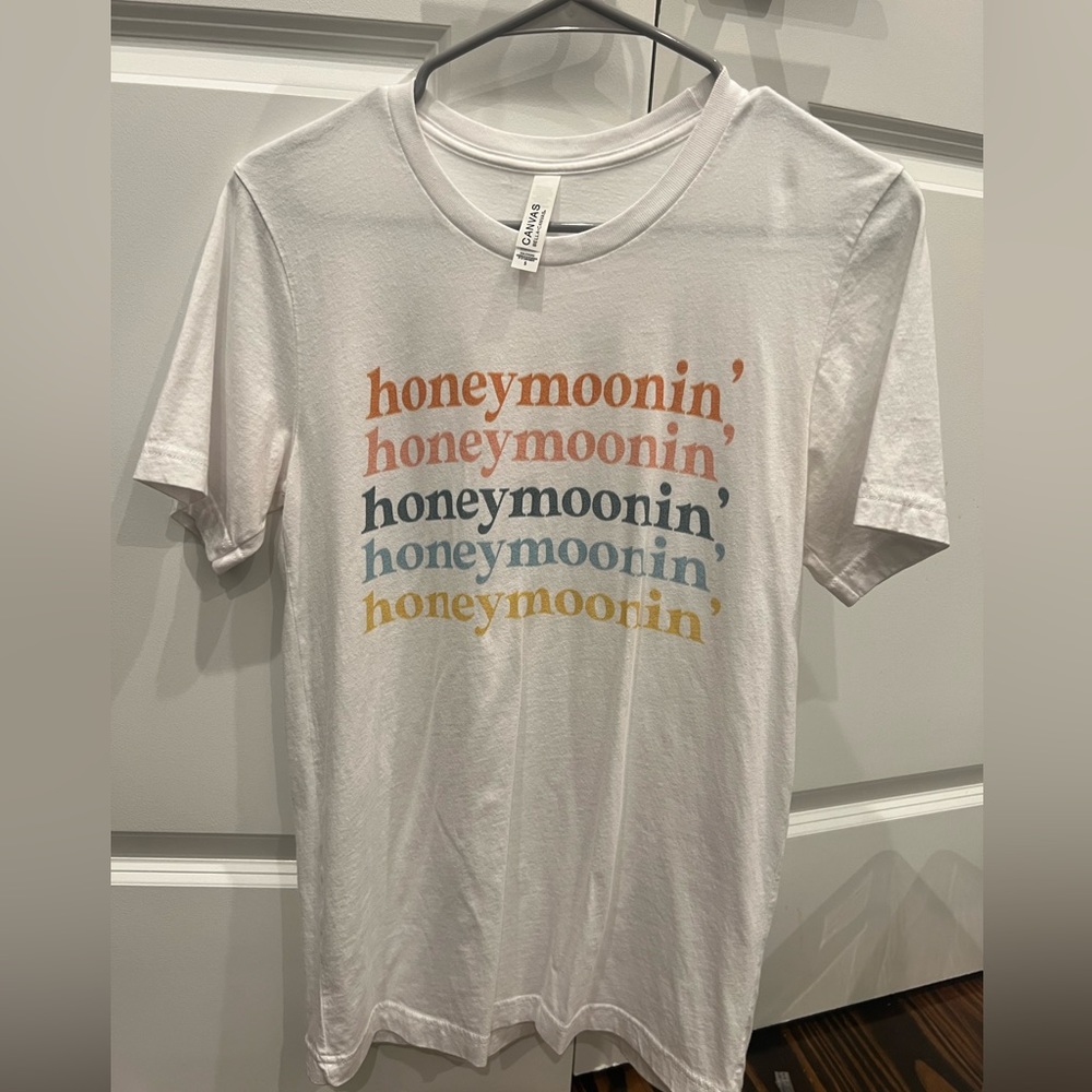 Honeymoonin’ small tee